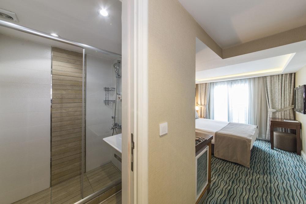 Aston Hotel Taksim Istanbul Bagian luar foto