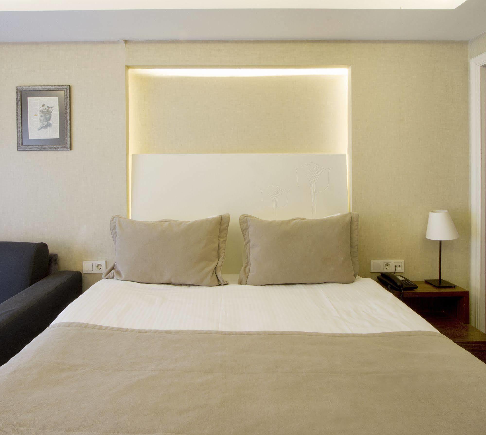 Aston Hotel Taksim Istanbul Bagian luar foto
